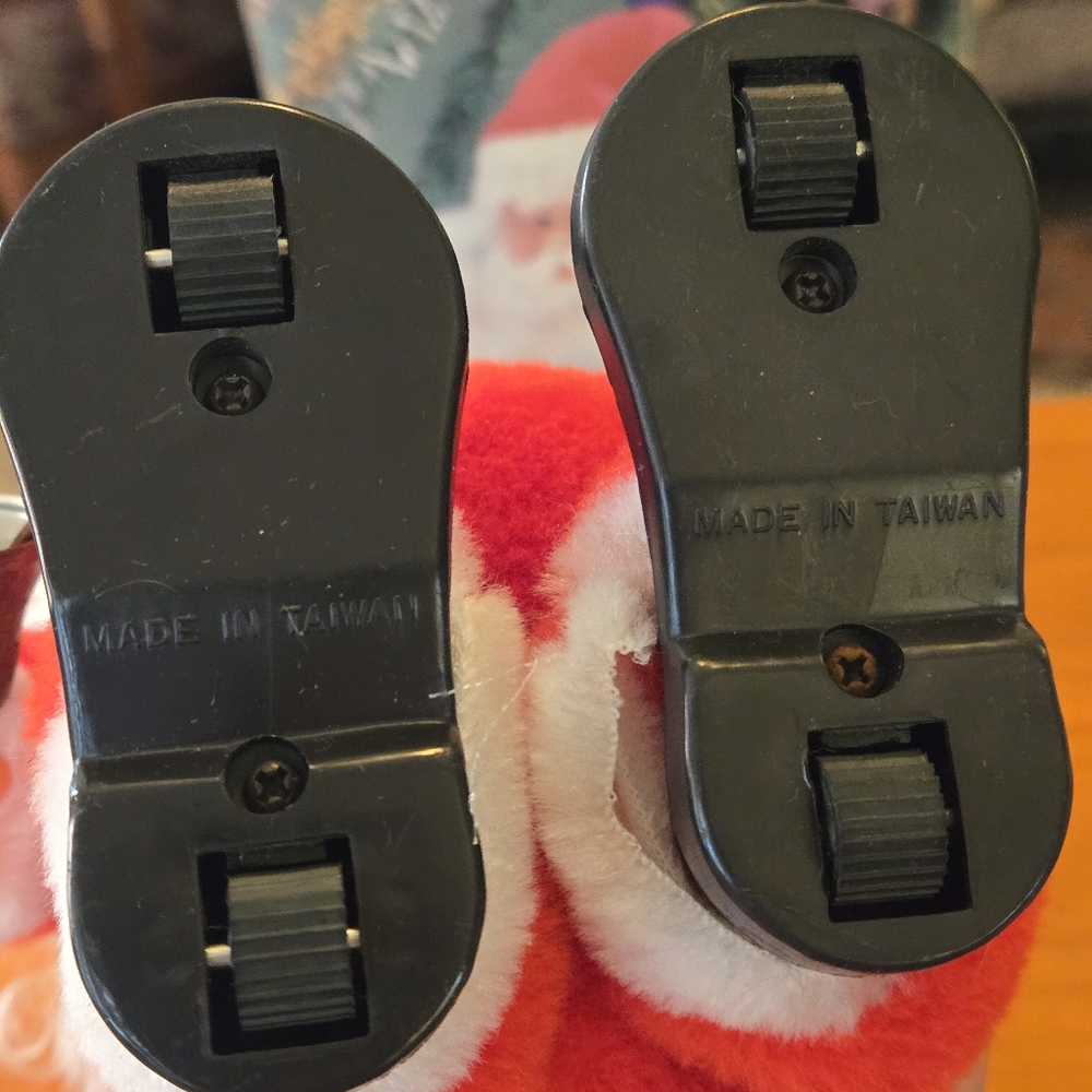 Vtg Annoying Kitschy Action Santa with Electronic Music with Box Christmas WORKS - Picture 9 of 12